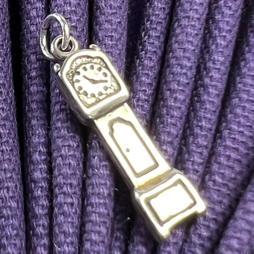 Grandfather clock w o - clock,